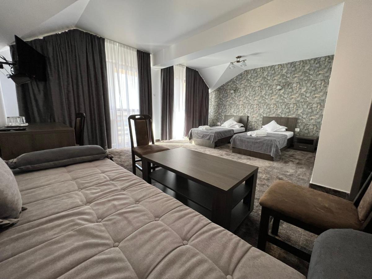 Motel Infinit Тиргу-Жіу Екстер'єр фото