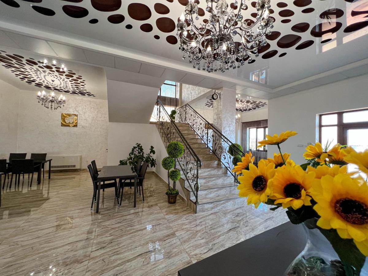 Motel Infinit Тиргу-Жіу Екстер'єр фото