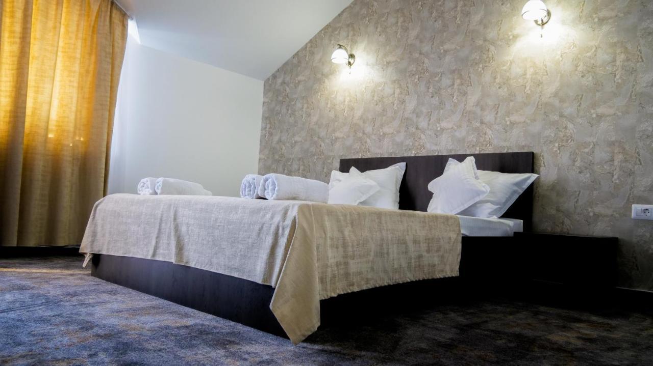 Motel Infinit Тиргу-Жіу Екстер'єр фото