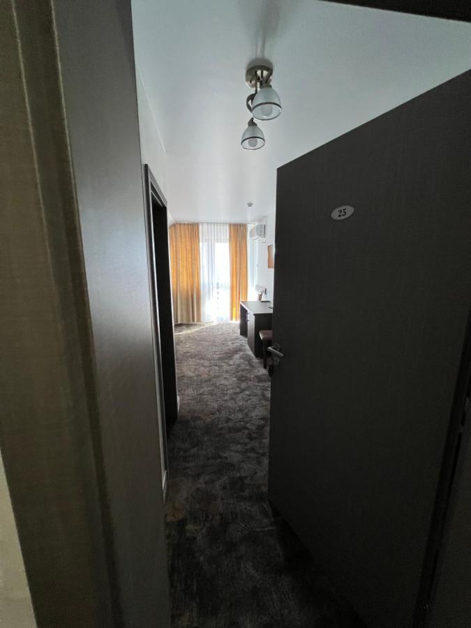 Motel Infinit Тиргу-Жіу Екстер'єр фото