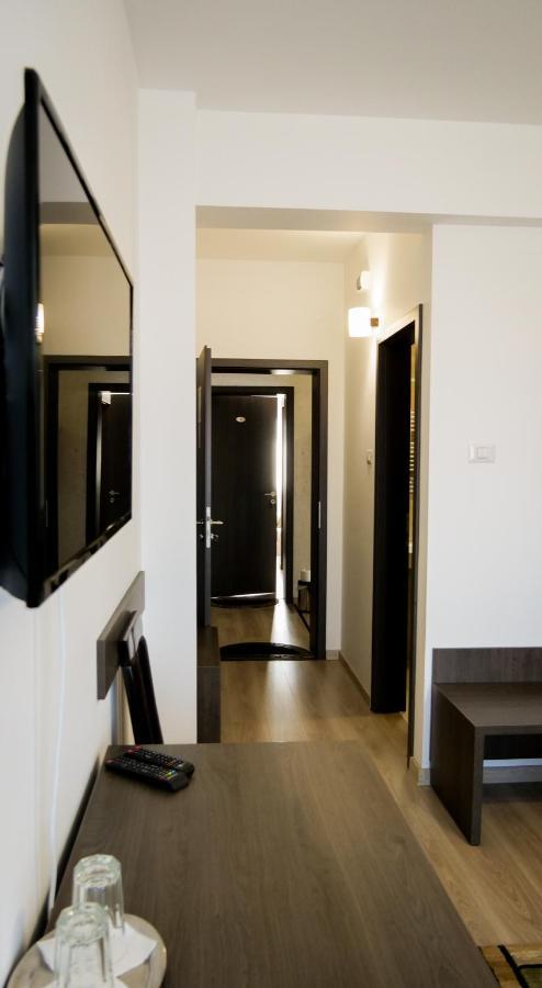 Motel Infinit Тиргу-Жіу Екстер'єр фото