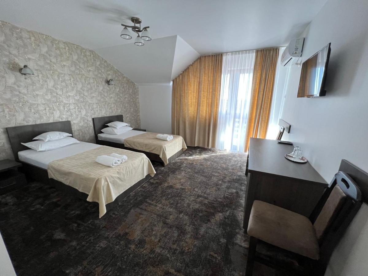 Motel Infinit Тиргу-Жіу Екстер'єр фото