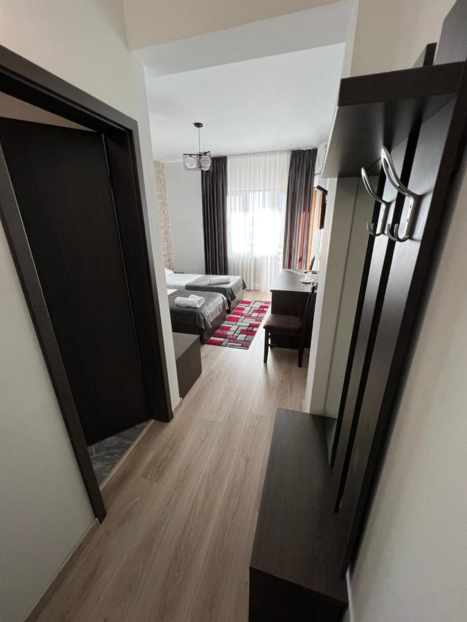 Motel Infinit Тиргу-Жіу Екстер'єр фото