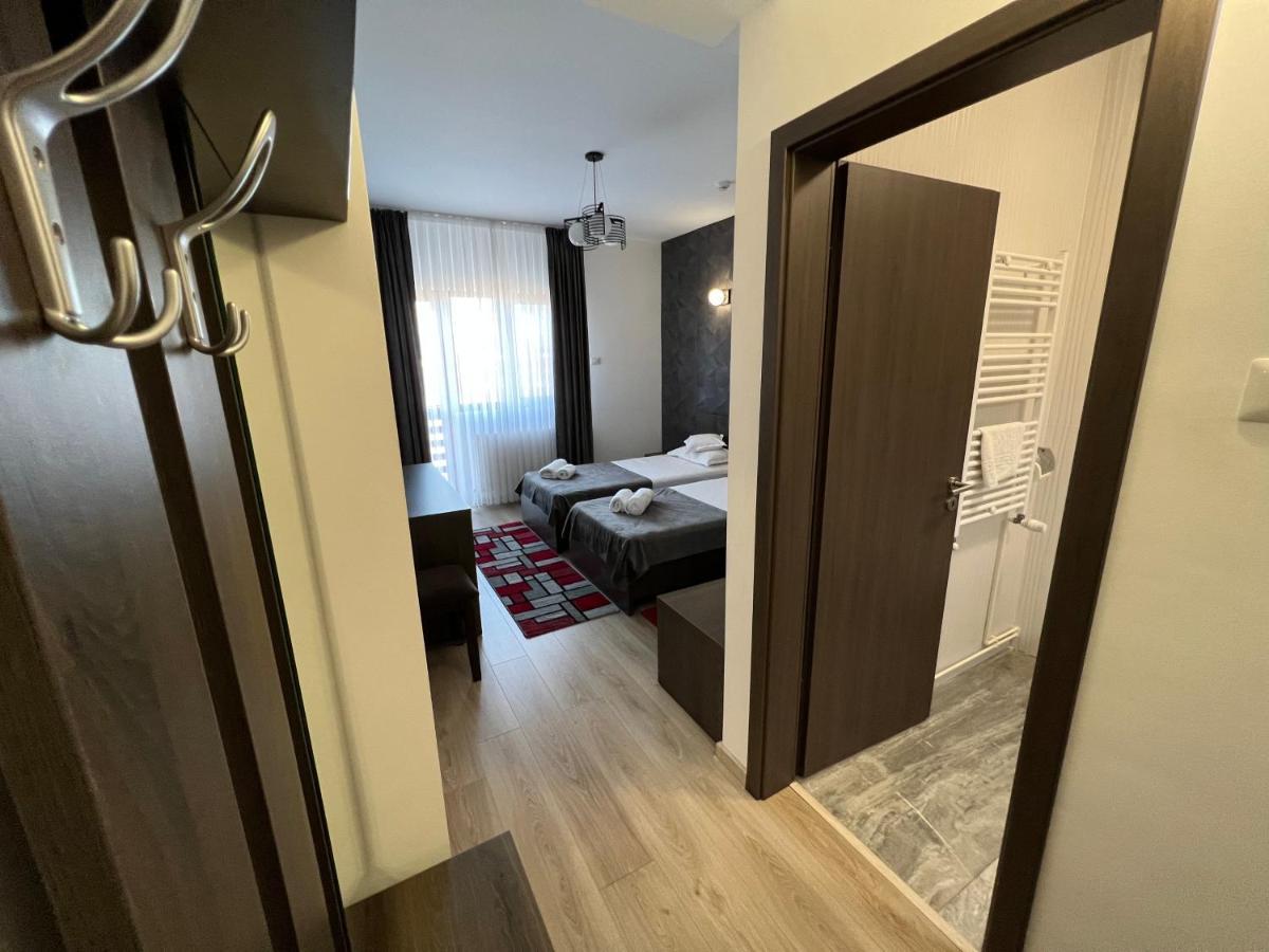 Motel Infinit Тиргу-Жіу Екстер'єр фото