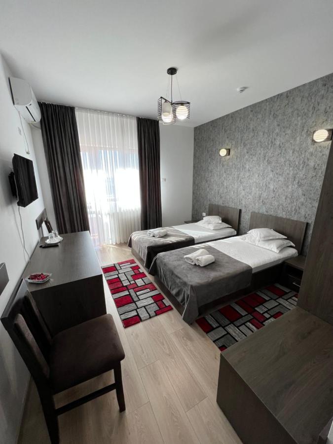 Motel Infinit Тиргу-Жіу Екстер'єр фото