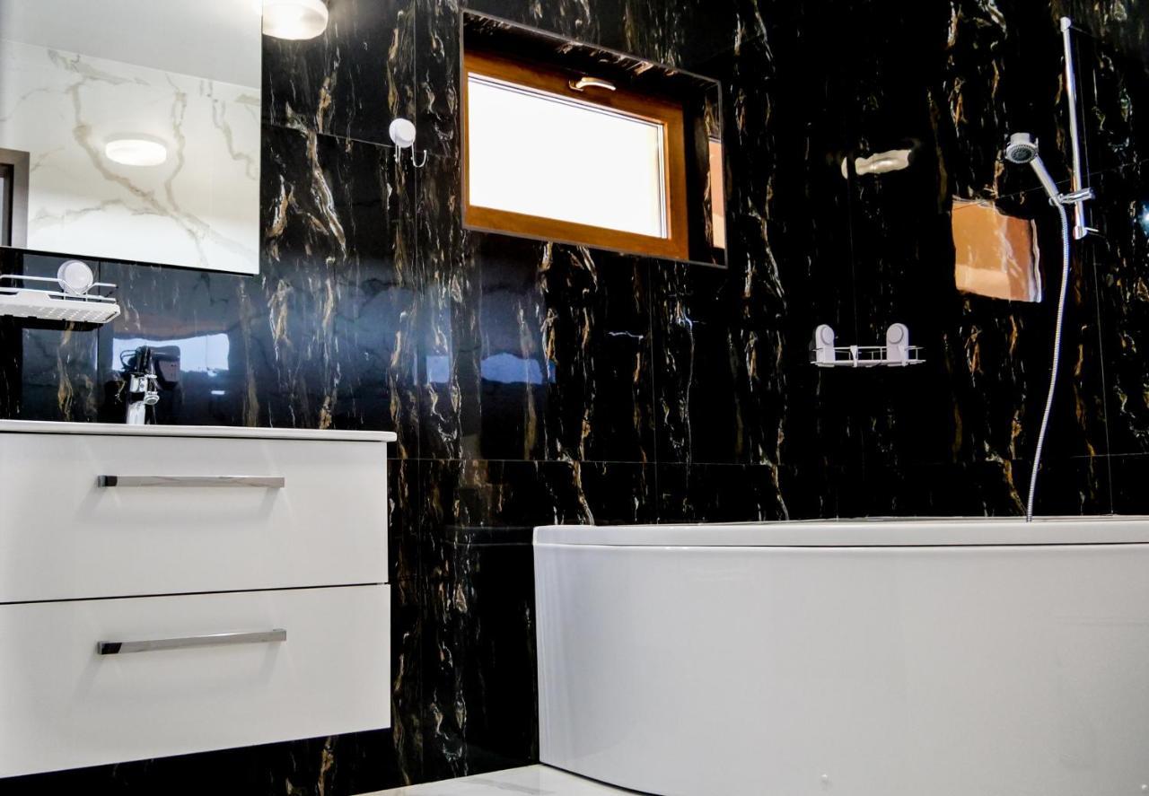 Motel Infinit Тиргу-Жіу Екстер'єр фото