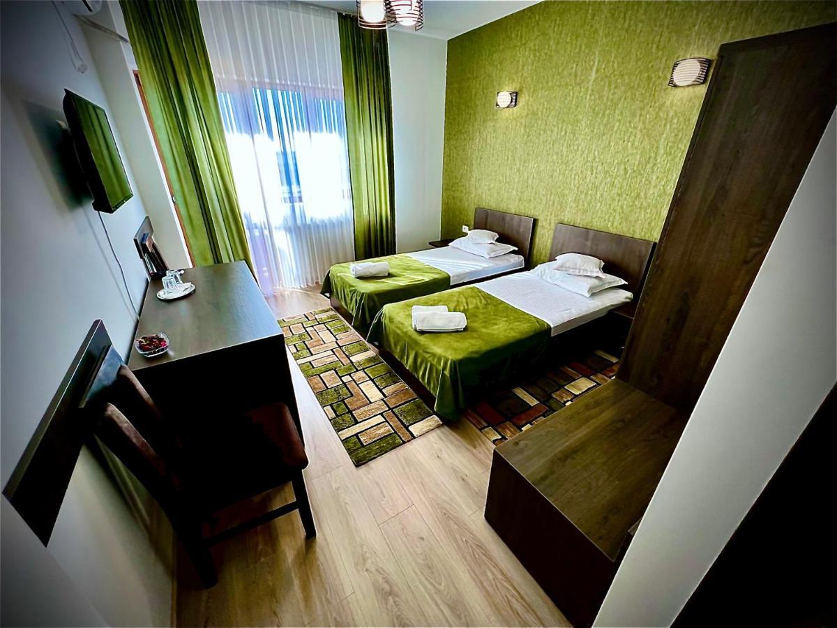 Motel Infinit Тиргу-Жіу Екстер'єр фото