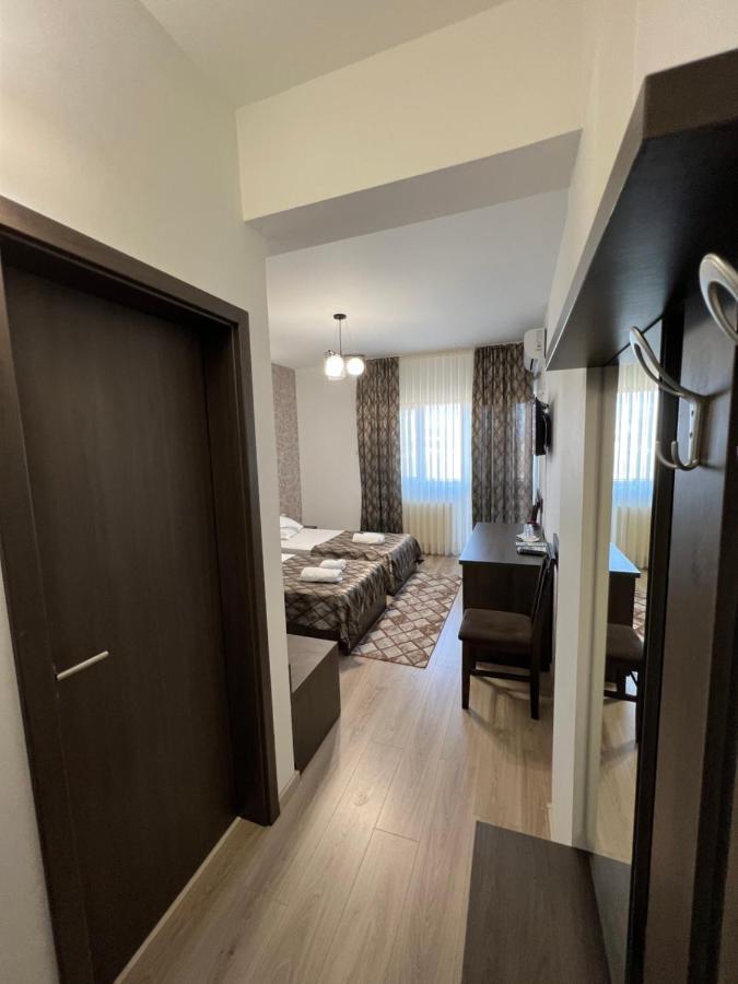 Motel Infinit Тиргу-Жіу Екстер'єр фото