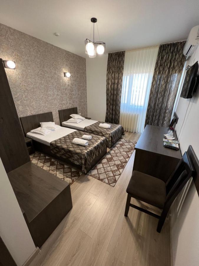 Motel Infinit Тиргу-Жіу Екстер'єр фото