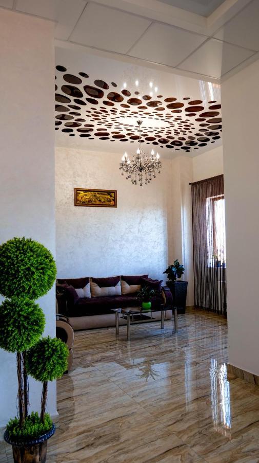 Motel Infinit Тиргу-Жіу Екстер'єр фото
