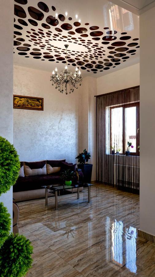 Motel Infinit Тиргу-Жіу Екстер'єр фото