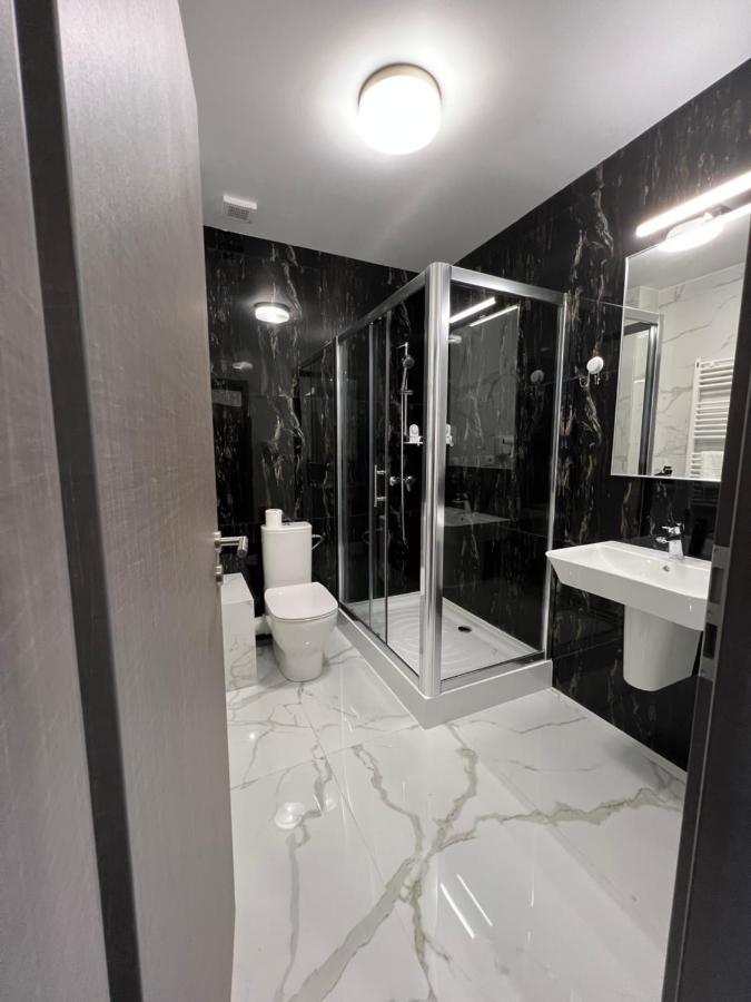 Motel Infinit Тиргу-Жіу Екстер'єр фото