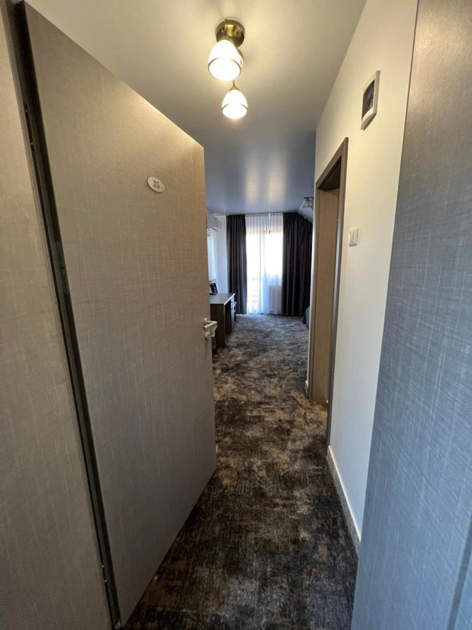 Motel Infinit Тиргу-Жіу Екстер'єр фото